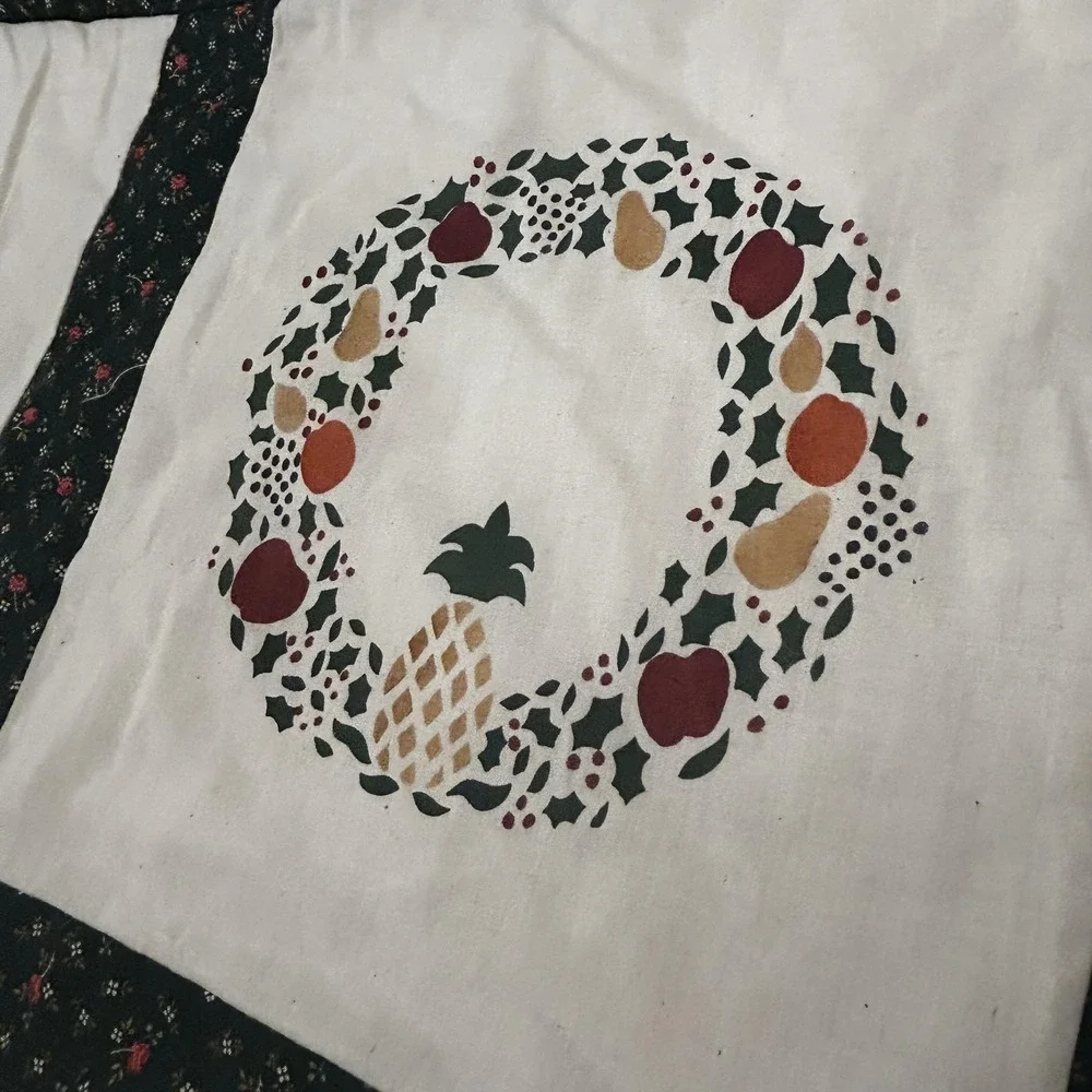 Vintage Alice's Country Cottage Quilt Fruit Wreath Pineapple 52x41in USA Country